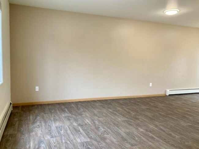Building Photo - Tiara Apartments - Soldotna