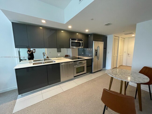 Foto del edificio - 31 SE 6th St