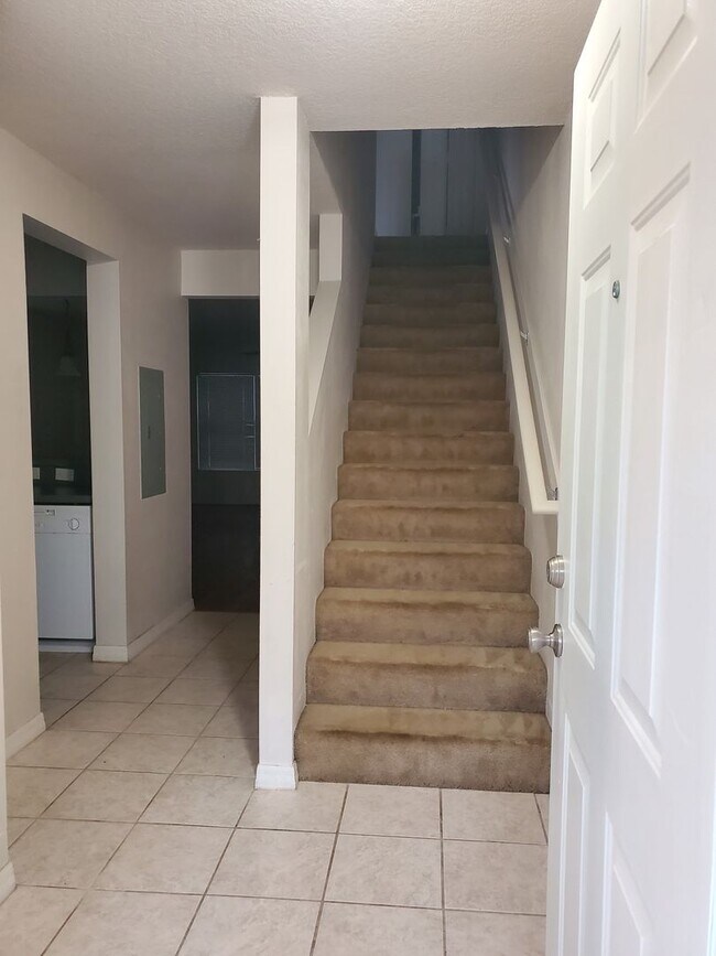 Foto del edificio - Charming 2-bedroom, 2-bath condo in Hailey Gardens