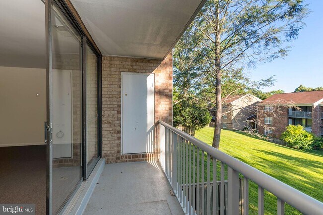 Building Photo - 714 Quince Orchard Blvd