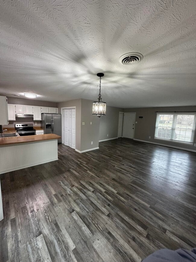 Foto del edificio - 813 Pocahontas Trail