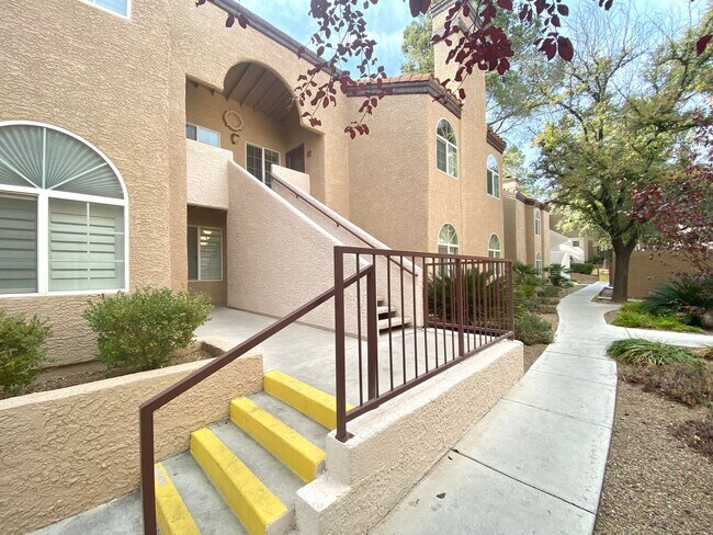 Building Photo - Beautiful 2 bedroom Condo