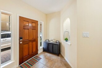 Building Photo - 7143 Laguna Villas