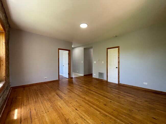 Building Photo - 1148 N Harding Ave