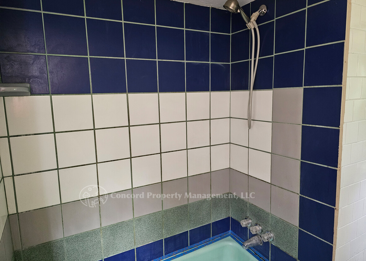 Primary Photo - 2300 Vandermast Ln