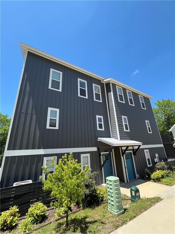Foto del edificio - 1485 N Gregg Ave