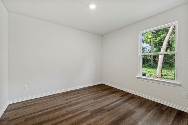 Foto del edificio - 2408 McKenzie Ave