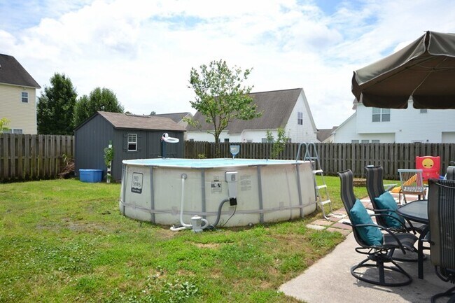 Building Photo - 448 Vallie Ln