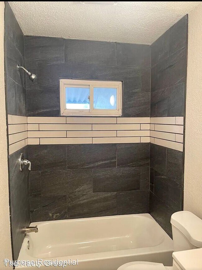 Foto del edificio - 3 br, 1 bath House - 1600 Winchester Ave