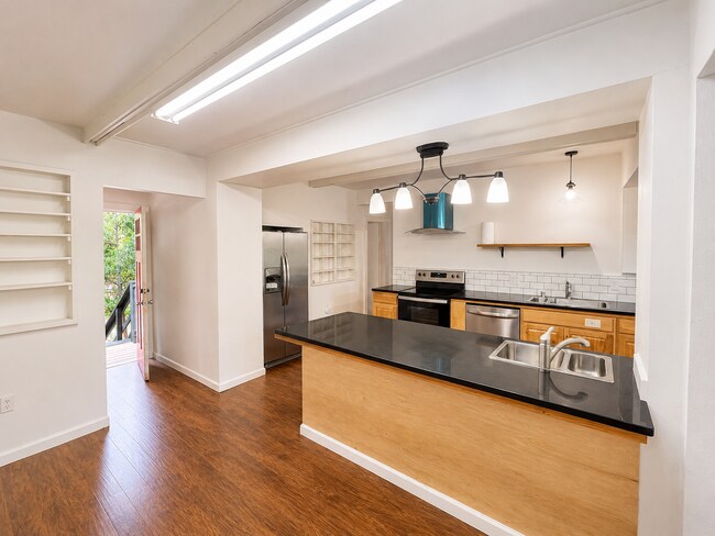 Foto del edificio - 24273 Shake Ridge Rd
