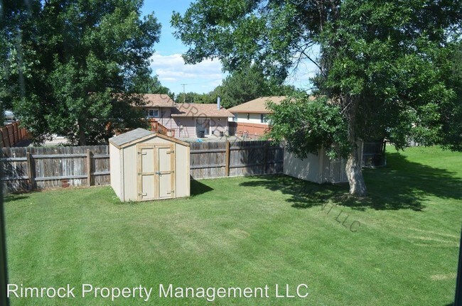 Building Photo - 1063-1063 Wiloma Dr