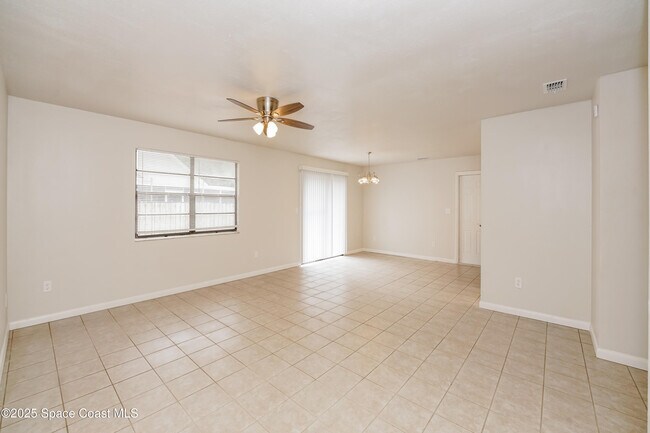 Foto del edificio - 4905 Volusia Ave