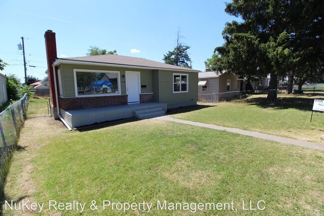 Building Photo - 3 br, 2 bath House - 1308 E. Lacrosse Ave.