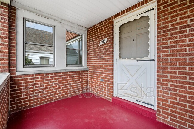 Building Photo - 1913 Kimball Ave