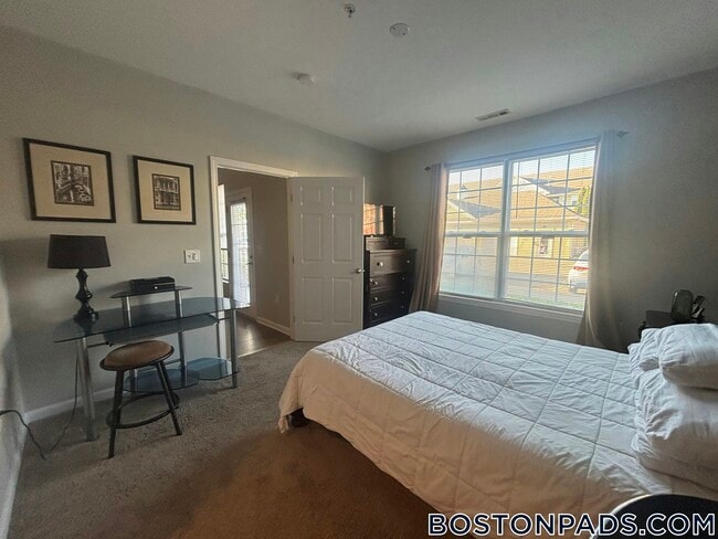 Building Photo - 311 Lowell St