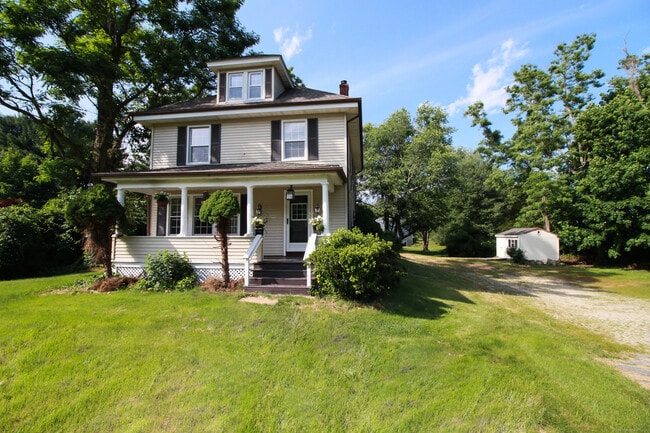 Building Photo - 549 Boston Post Rd