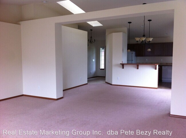 Building Photo - 3 br, 2.5 bath House - 182 Wind River Dr
