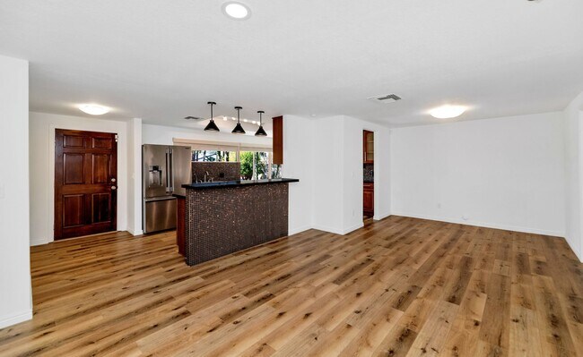 Foto del edificio - 720 W Rose Ln Phoenix, AZ 85013