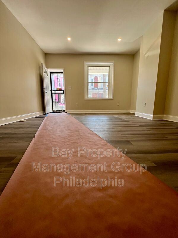 Foto del edificio - 5143 Ludlow St