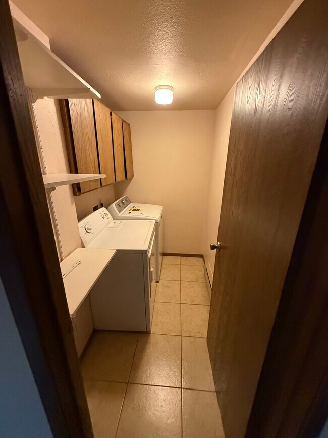 Foto del edificio - 1730 Raven Cir