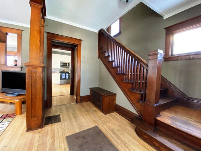 Foto del edificio - 313 4th Ave NW