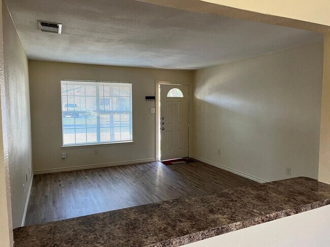 Building Photo - 11414 Cedar Corral Dr