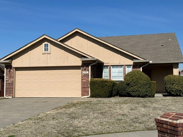 Photo - 2005 SE 7th Ct (Moore, OK)