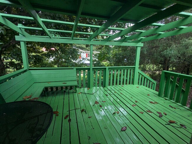 Foto del edificio - 608 Woodyard Rd