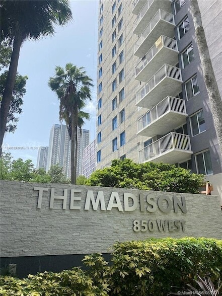Building Photo - 800 N Miami Ave