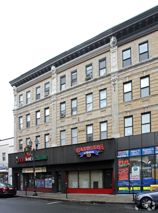 Foto del edificio - 2911 Bergenline Ave