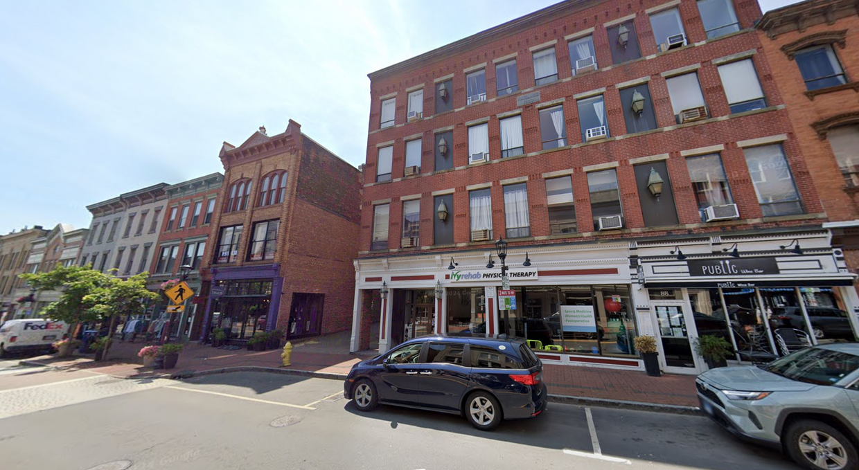 Primary Photo - 94 Washington St
