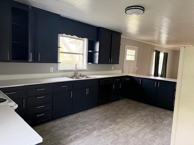 Foto del edificio - 2205 Stewart St