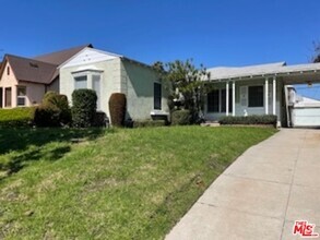 Building Photo - 2211 W 78th Pl