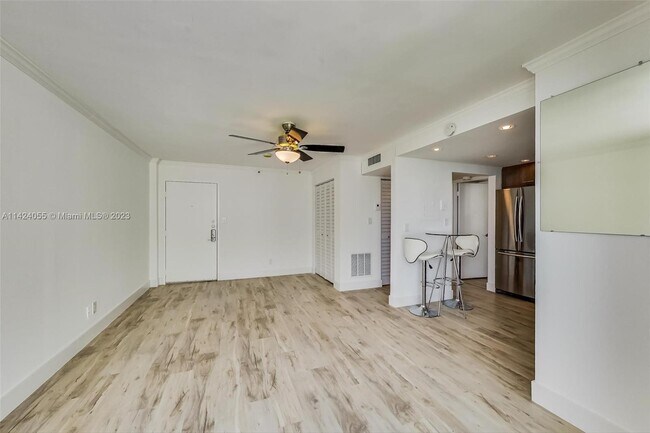 Foto del edificio - 4301 Collins Ave