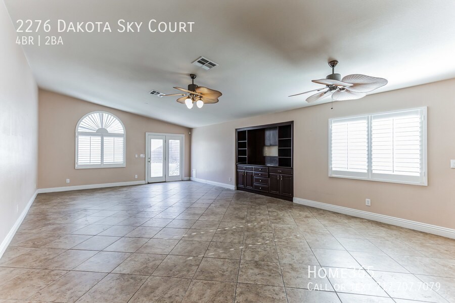 Building Photo - Must See Beautiful Single Story 4 Bed 2 Ba...