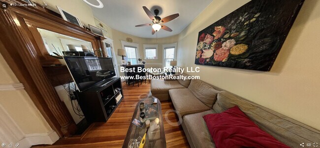 Foto del edificio - 121 Liberty Rd