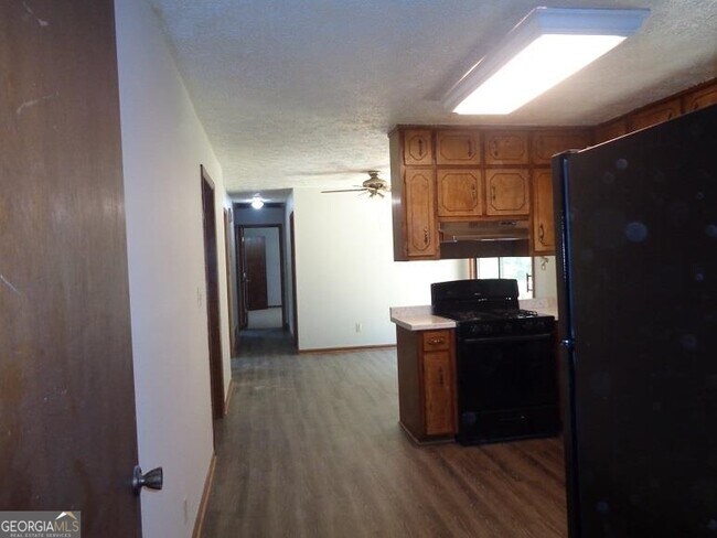 Building Photo - 119 Longview Rd