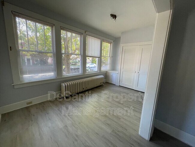 Foto del edificio - 3421 5th Ave