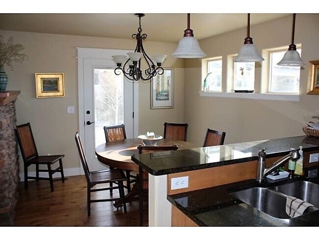 Building Photo - 2945 Warbler Way