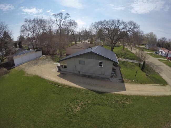 Side View - 404 Sherman Ave