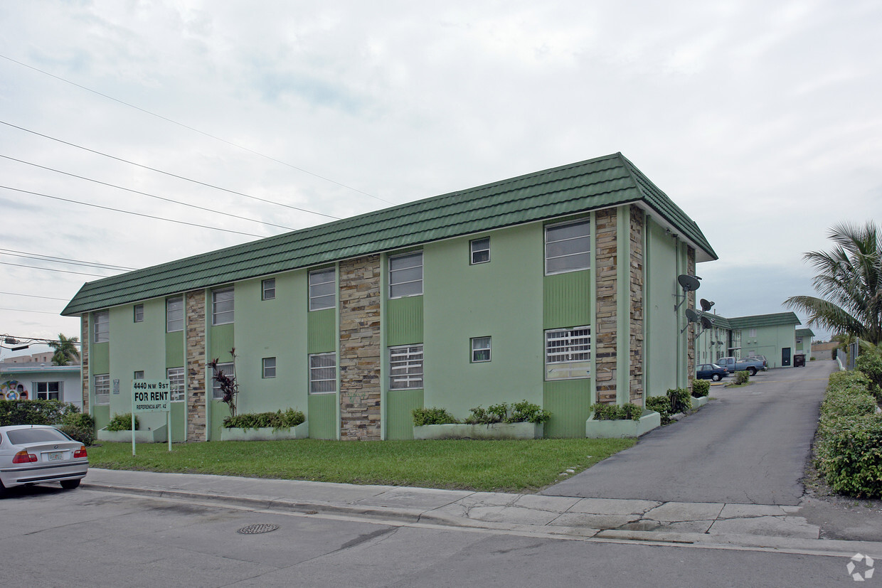 Building Photo - 4410 NW 9th St