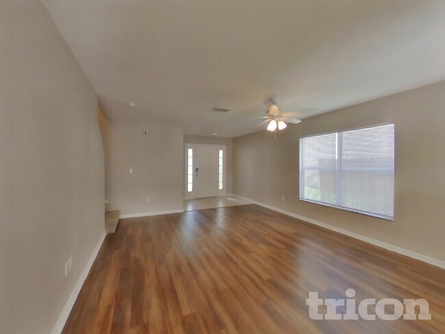 Building Photo - 6739 Summer Haven Dr