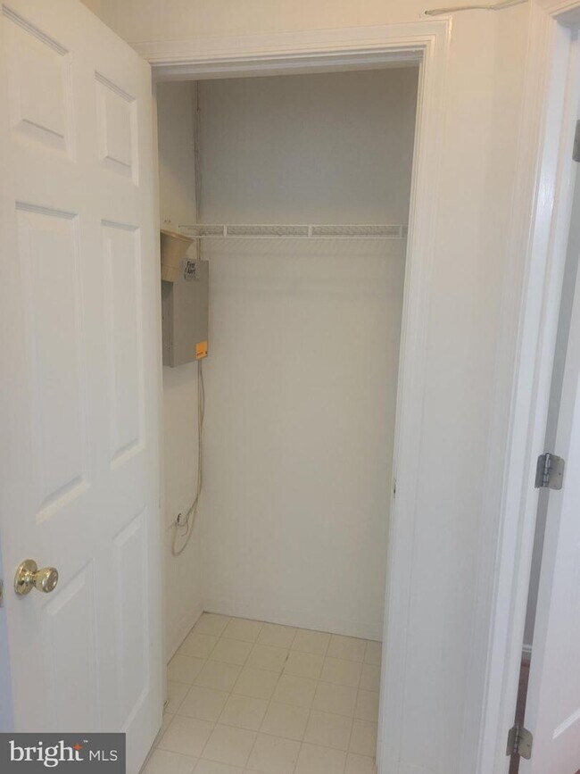 Building Photo - 8868 Goose Landing Cir
