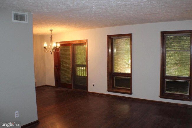Foto del edificio - 44695 White Oak Ct