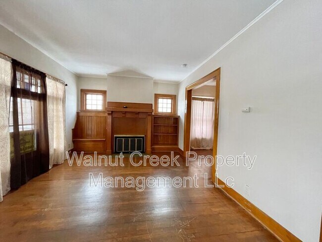 Foto del edificio - 1184 W 8th St