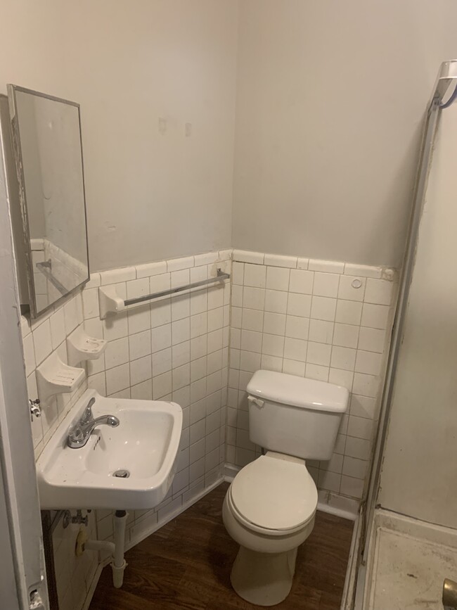 2 Bedroom unit bathroom - 125 E Frontage Rd