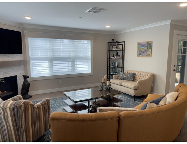 Foto del edificio - 2075 Lafayette Rd