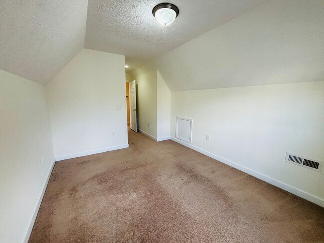 Foto del edificio - 1030-1060 - Elk Drive