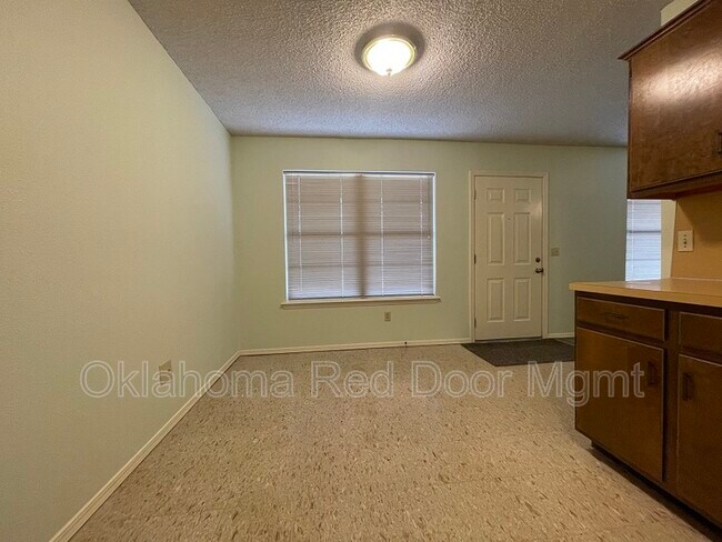 Foto del edificio - 1600 NE 5th St