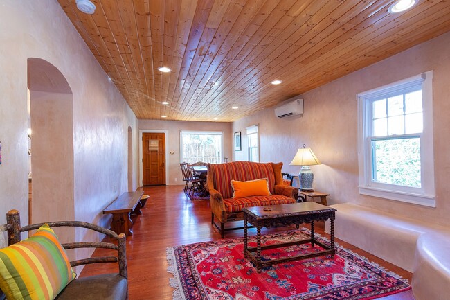 Building Photo - Classic Authentic Santa Fe Home in Downtown!